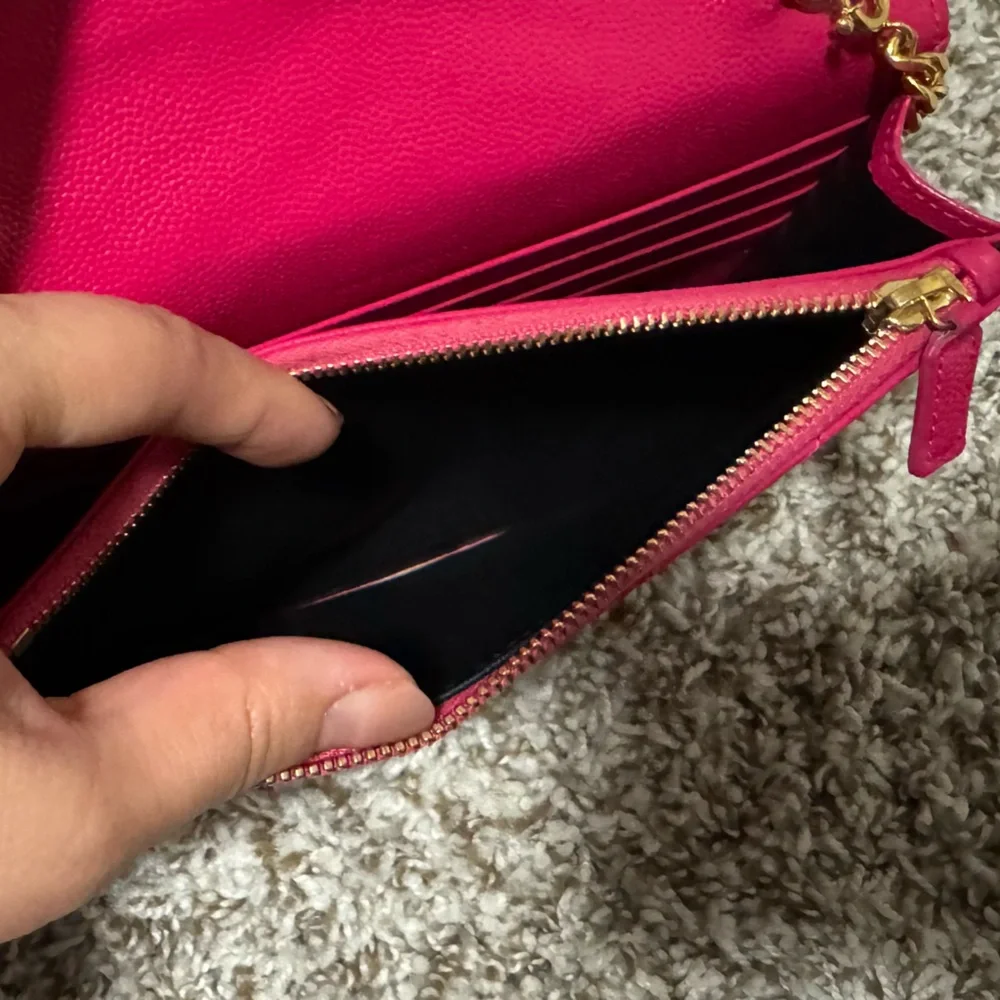 ❌SOLD❌Saint Laurent Grain De Poudre Cassandre Envelope Wallet on Chain crossbody - Picture 8 of 16